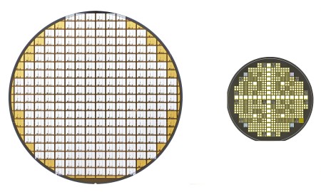 Left:Silicon power semiconductor wafer (transistor) Right:SiC power semiconductor wafer (transistor)