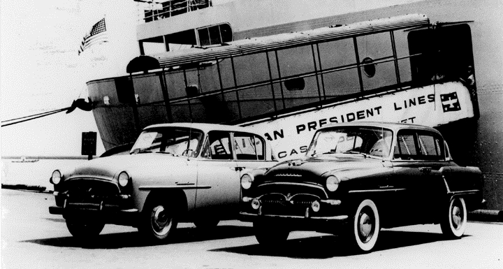 A Crown and a Crown Deluxe waiting to be loaded onto a ship bound for the U.S. (first generation, 1958)