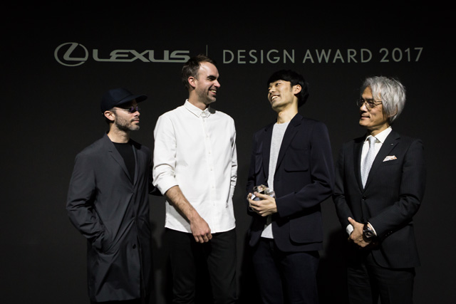 LEXUS DESIGN AWARD 2017 スナーキテクチャー（メンター）、吉添裕人（グランプリ受賞者）、澤 良宏（レクサスインターナショナル　プレジデント）