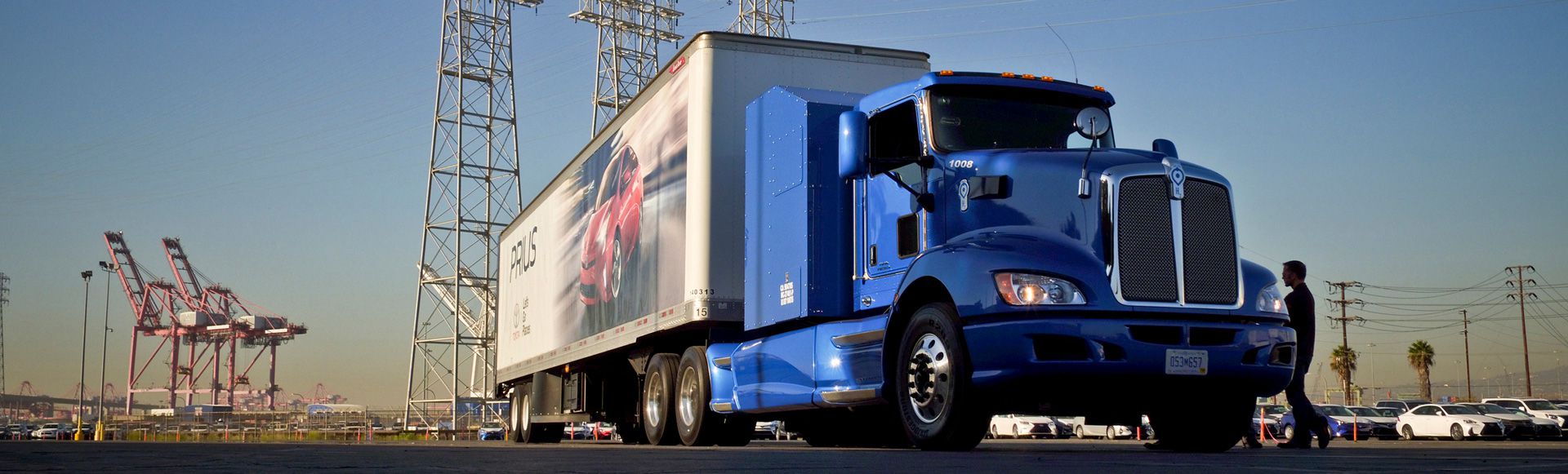 シェルとトヨタ、米国カリフォルニア州で商用トラック用の大型水素ステーション建設に向けて協力