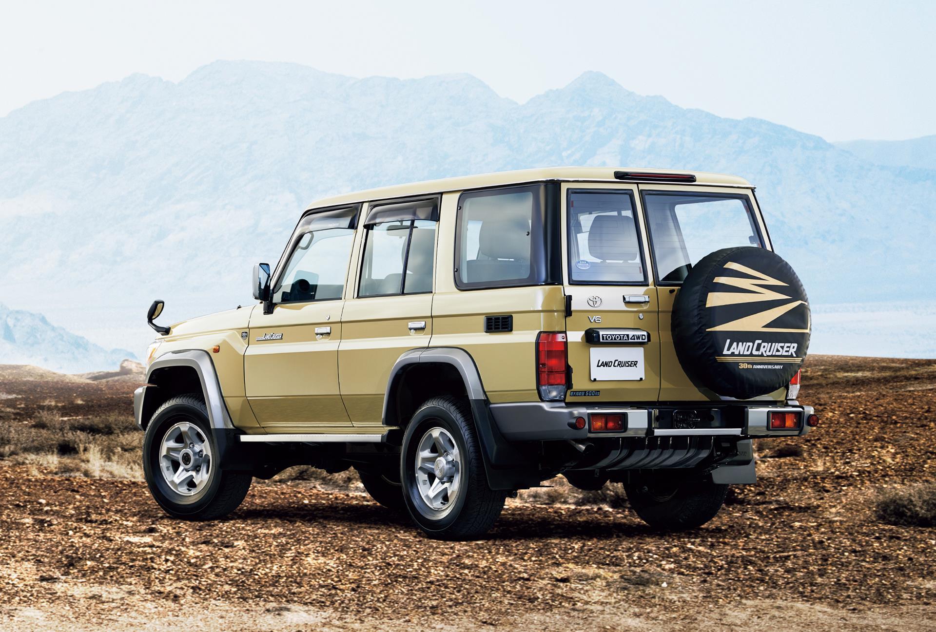Land Cruiser 70 pickup (Japan commemorative re-release; with options)