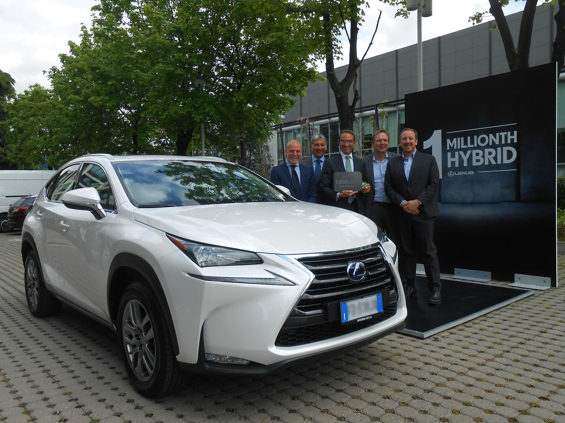 Lexus Hybrid Owners, Thanks a Million