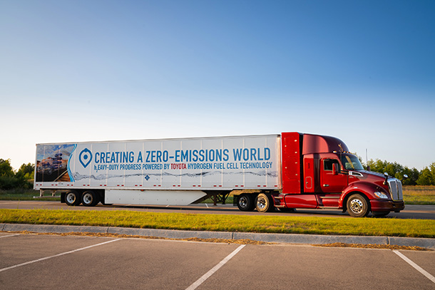 トヨタ、米国でFC大型商用トラックの改良型を公開 -大気汚染対策へのさらなる貢献を目指し、加州における実証実験を拡充-