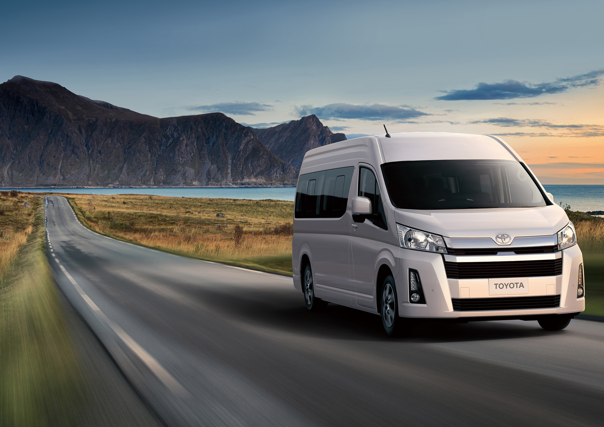 Toyota S New Hiace Series For Overseas Markets Debuts In